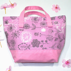 エプロンとリバーシブル花柄トートバッグ　お弁当袋　ウォッシャブル　花柄桜色　値引き品 8枚目の画像