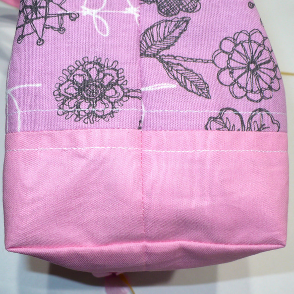 エプロンとリバーシブル花柄トートバッグ　お弁当袋　ウォッシャブル　花柄桜色　値引き品 11枚目の画像
