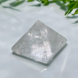 ガネーシュヒマール産水晶　ピラミッド 4枚目の画像