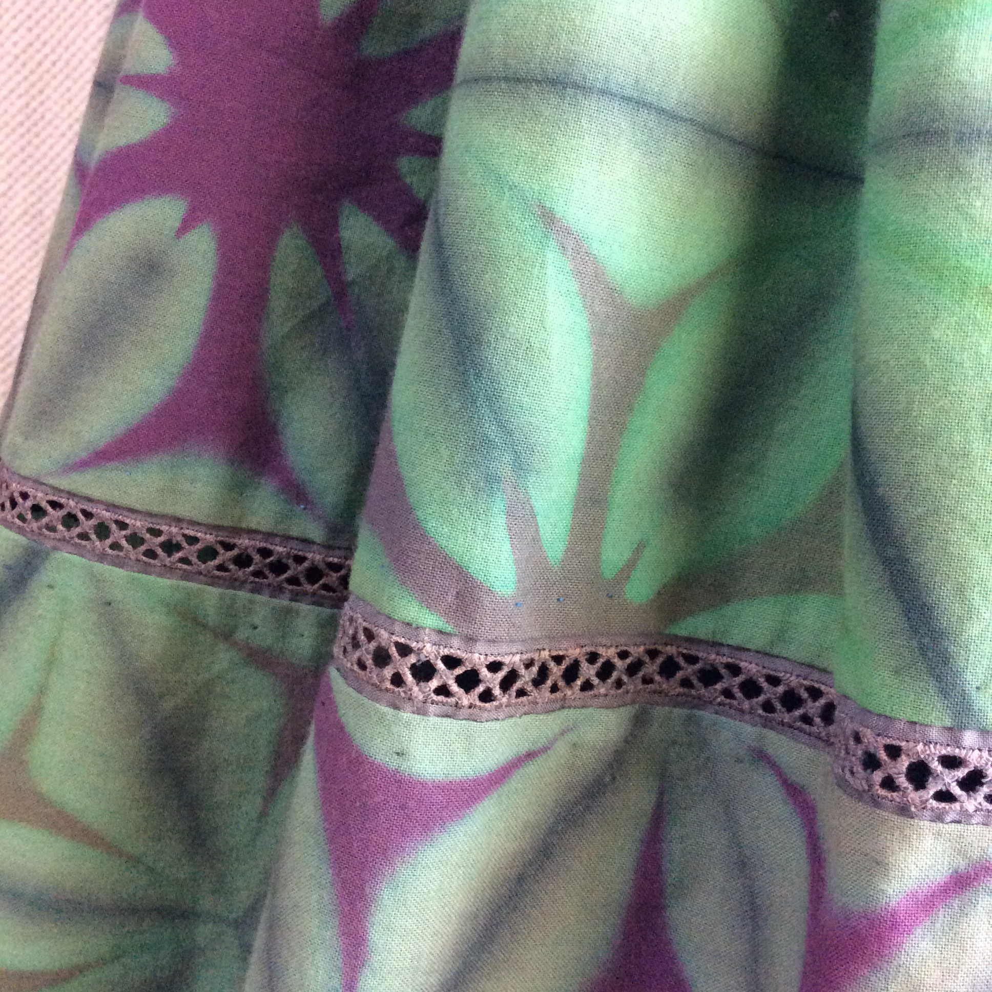 裏地も天然繊維にこだわった雪花絞りバルーンスカート 秋も冬も春夏も着る木綿の雪花絞り