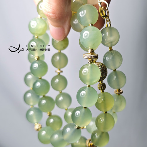 デカい❣️天然本翡翠　健康、やる気満々、濃い目満陽緑翡翠の丑牛干支　鑑定書付き デカい❣️天然本翡翠 健康、やる気満々、濃い目満陽緑翡翠の