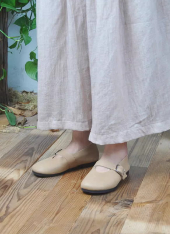 手作りの靴 牛革 バレエシューズ カジュアルフラットシューズ　本革 レディース靴 履きやすい メアリージェーンの靴 5枚目の画像
