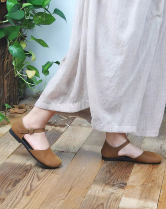手作りの靴 本革のサンダル　牛革  カジュアルフラットシューズ　 レディース靴 履きやすい メアリージェーンの靴 6枚目の画像