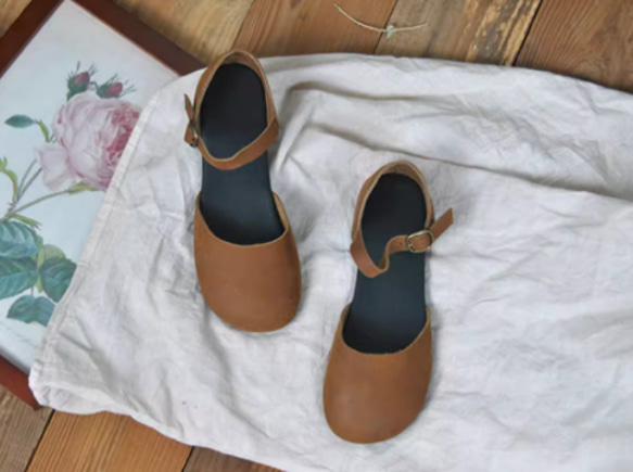 手作りの靴 本革のサンダル　牛革  カジュアルフラットシューズ　 レディース靴 履きやすい メアリージェーンの靴 14枚目の画像