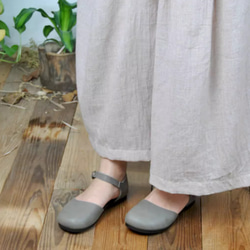 手作りの靴 本革のサンダル　牛革  カジュアルフラットシューズ　 レディース靴 履きやすい メアリージェーンの靴 2枚目の画像