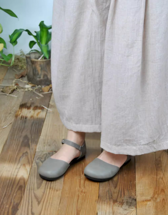 手作りの靴 本革のサンダル　牛革  カジュアルフラットシューズ　 レディース靴 履きやすい メアリージェーンの靴 2枚目の画像