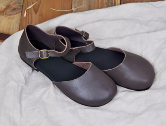 手作りの靴 本革のサンダル　牛革  カジュアルフラットシューズ　 レディース靴 履きやすい メアリージェーンの靴 13枚目の画像