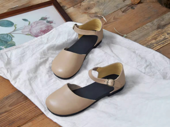 手作りの靴 本革のサンダル　牛革  カジュアルフラットシューズ　 レディース靴 履きやすい メアリージェーンの靴 8枚目の画像