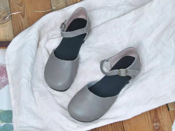 手作りの靴 本革のサンダル　牛革  カジュアルフラットシューズ　 レディース靴 履きやすい メアリージェーンの靴 10枚目の画像