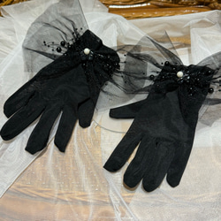 エレガント！ソフトチュール　花飾り　クール　黒い　オーダー可能結婚式　ウェディンググローブ　パール付き　キラキラ結婚式 3枚目の画像