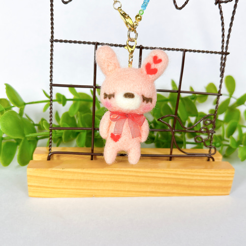 ハートうさぎ バッグチャーム 羊毛フェルト バッグチャーム Aki Ako