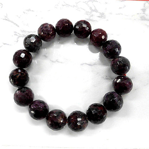 天然石 ルビーインゾイサイト11.9～12.5mmカット玉ブレスレット 内周