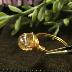 【14kgf】【7つの光が願いを叶える】アイリスクオーツ・天然レインボー水晶のワイヤーリング 5枚目の画像