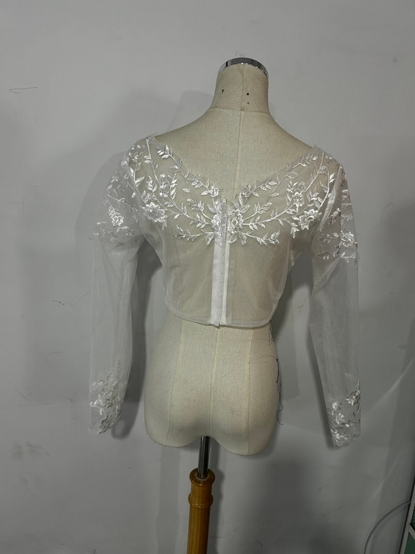 婚紗波萊羅 3D 3D 蕾絲刺繡 V 領連身裙長袖婚禮/招待會 第3張的照片