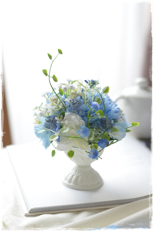 【Creema限定】母の日ギフト・ブルーの紫陽花とガーベラのブルー×ホワイトの涼やかなブリキアレンジ 9枚目の画像