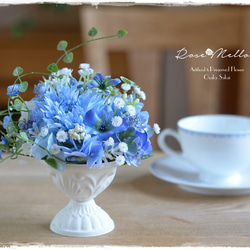 【Creema限定】母の日ギフト・ブルーの紫陽花とガーベラのブルー×ホワイトの涼やかなブリキアレンジ 3枚目の画像