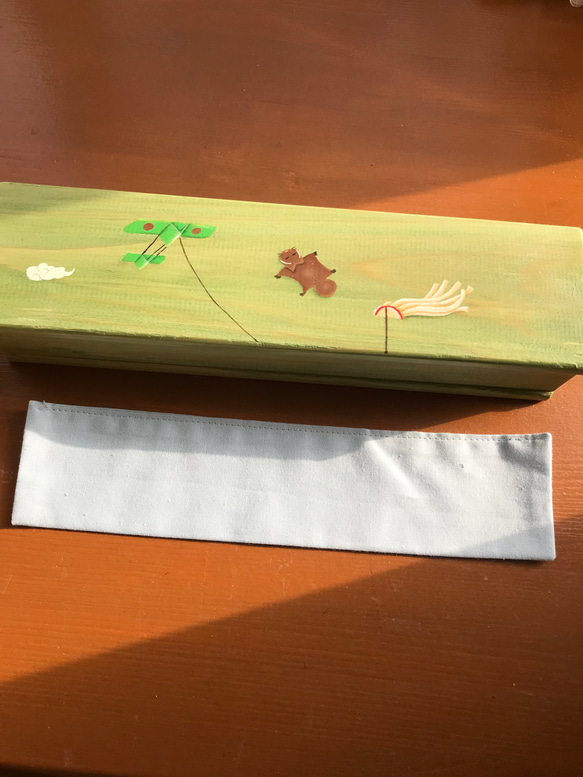 食卓に置ける箸箱　ひこうき凧とムササビ　カトラリーケース　メガネ入れ　小物入れ　蓋付き木製　少人数用 8枚目の画像