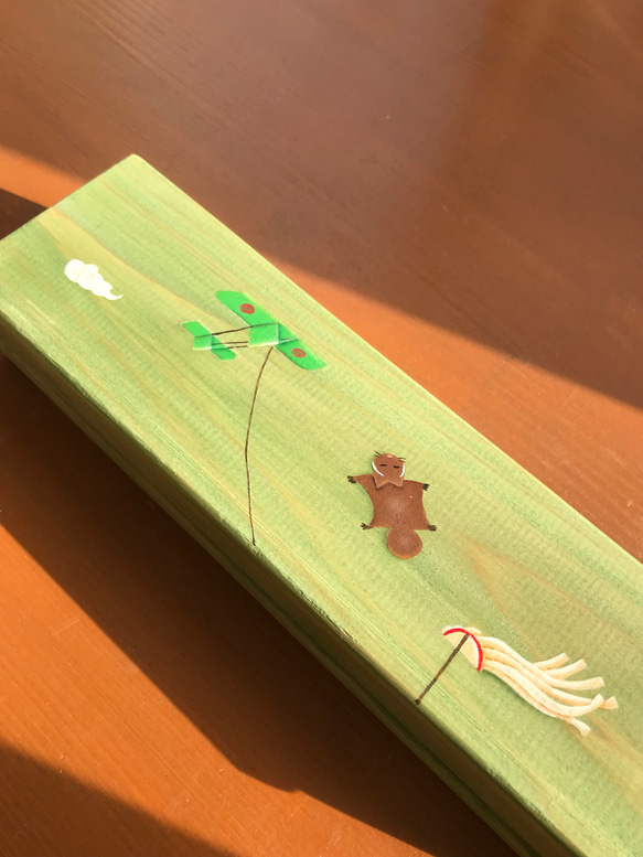 食卓に置ける箸箱　ひこうき凧とムササビ　カトラリーケース　メガネ入れ　小物入れ　蓋付き木製　少人数用 4枚目の画像