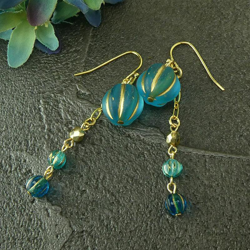 チェコビーズピアス「メロンメロン/ブルー」 可愛い ブルー つや消し