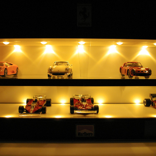 1/43展示14台可・WH梨地・2層式ディスプレーBOX / LED20灯 