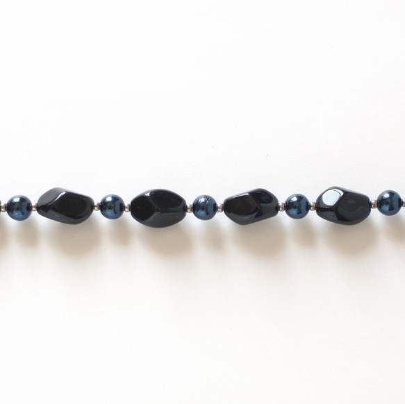まどかな漆黒　羽織紐　アクルーグラヤ【黒】　短め　クリップ式　ショールクリップ　北欧風　合わせやすい　シンプル　小柄な方 3枚目の画像