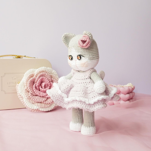 バラ飾りのねこさん୨୧グレー୨୧あみぐるみドール あみぐるみ M.la