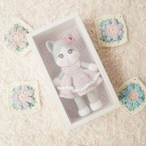 バラ飾りのねこさん୨୧グレー୨୧あみぐるみドール あみぐるみ M.la