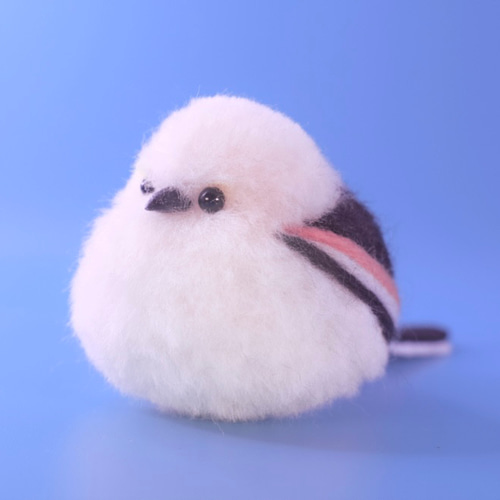 シマエナガ羊毛マスコット リアルかわいいシマエナガ[羊毛フェルト] (3日以内発送) 羊毛フェルト