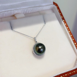 【高級】タヒチ黒蝶真珠　ダイヤモンド付きペンダントk18 1枚目の画像