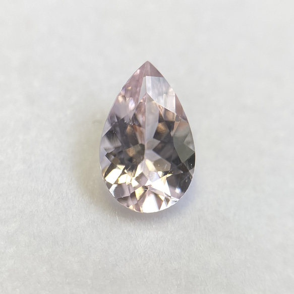 【開業9周年記念セール中】モルガナイト ルース 0.66ct 1枚目の画像