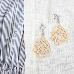 藤編耳環/耳墜◇2種可選♪適合搭配夏裝和浴衣，能點亮臉龐的大飾品♡ 第17張的照片