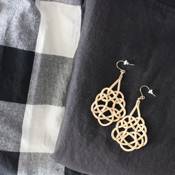 藤編耳環/耳墜◇2種可選♪適合搭配夏裝和浴衣，能點亮臉龐的大飾品♡ 第5張的照片