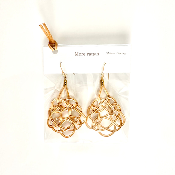 藤編耳環/耳墜◇2種可選♪適合搭配夏裝和浴衣，能點亮臉龐的大飾品♡ 第14張的照片