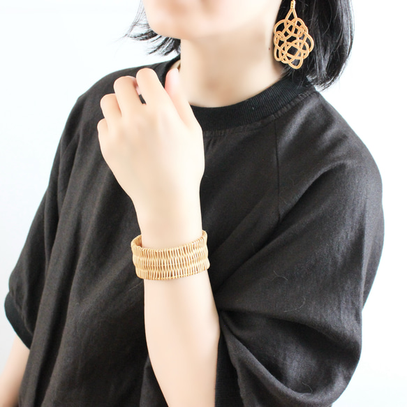 藤編耳環/耳墜◇2種可選♪適合搭配夏裝和浴衣，能點亮臉龐的大飾品♡ 第7張的照片