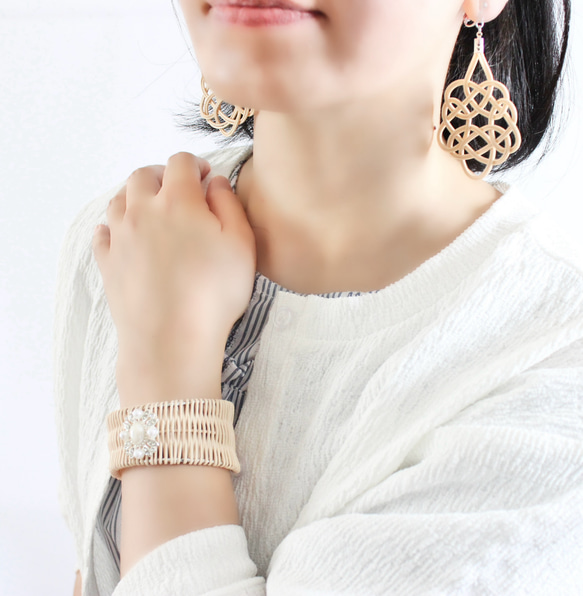 藤編耳環/耳墜◇2種可選♪適合搭配夏裝和浴衣，能點亮臉龐的大飾品♡ 第8張的照片