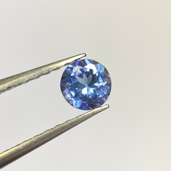 タンザナイト ルース 0.37ct 4.5mm タンザニア産 6枚目の画像