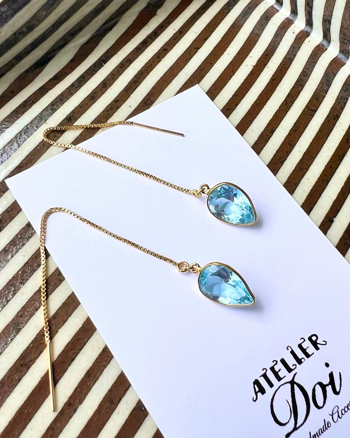 ブルートパーズ　ボックスチェーンのアメリカンピアス　天然石　k14gf