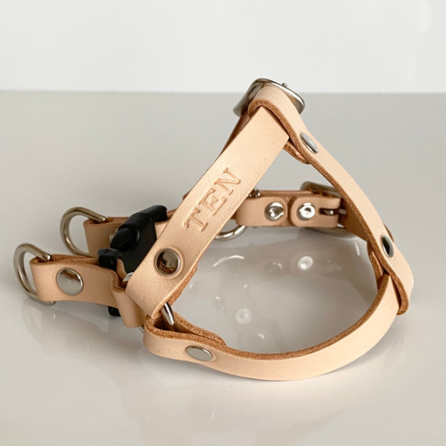 ワンちゃんリード ヌメ革 ハンドメイド ヌメ革シンプルハーネス（小型犬用） リード・首輪 kurara 通販