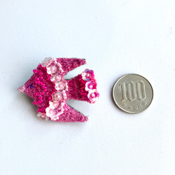 "pink pink pink"  花鳥　刺繍鳥ブローチ 3枚目の画像