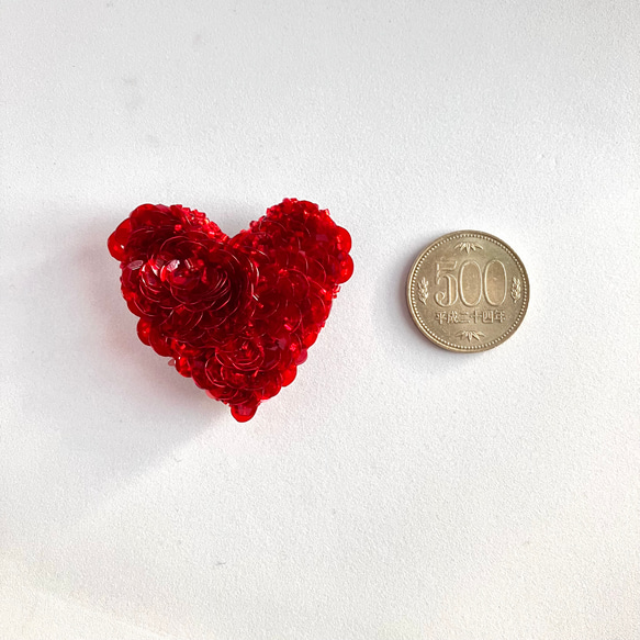 　"cute kirari heart "キュートなきらりハート　スパンコール刺繍ブローチ 4枚目の画像