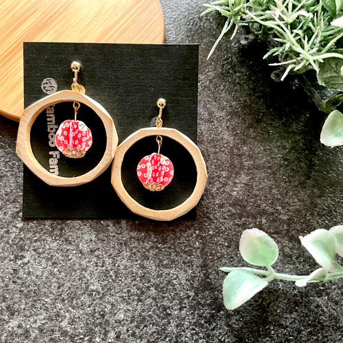 竹のリングと揺れる鞠ピアス/イヤリング 和の色 ピアス（フック