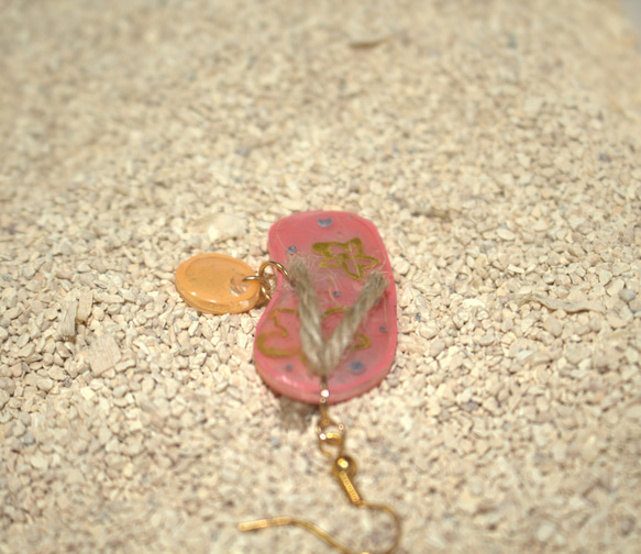 Sandal  サンダルのピアス　花 1枚目の画像
