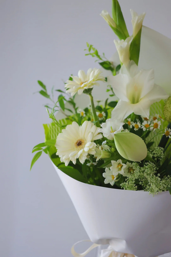 季節の生花ブーケ-Sサイズ,白系 5枚目の画像