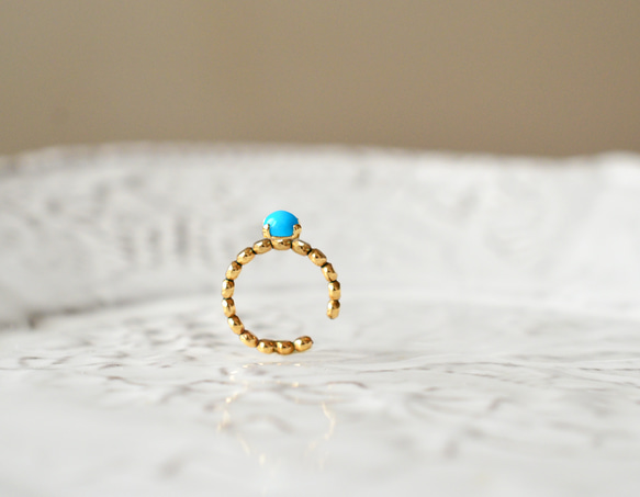 【14kgf】スリーピングビューティーターコイズのイヤーカフ 2枚目の画像