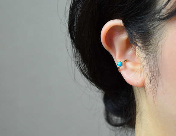 【14kgf】スリーピングビューティーターコイズのイヤーカフ 3枚目の画像