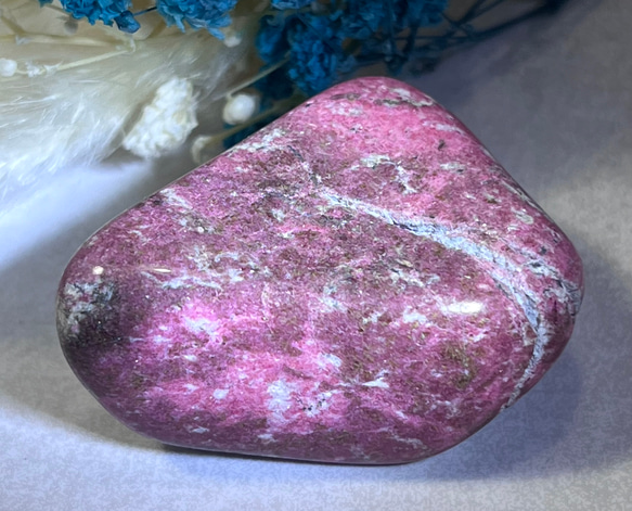 チューライト✨　ピンク　翡翠　原石 タンブル　桃簾石 3枚目の画像