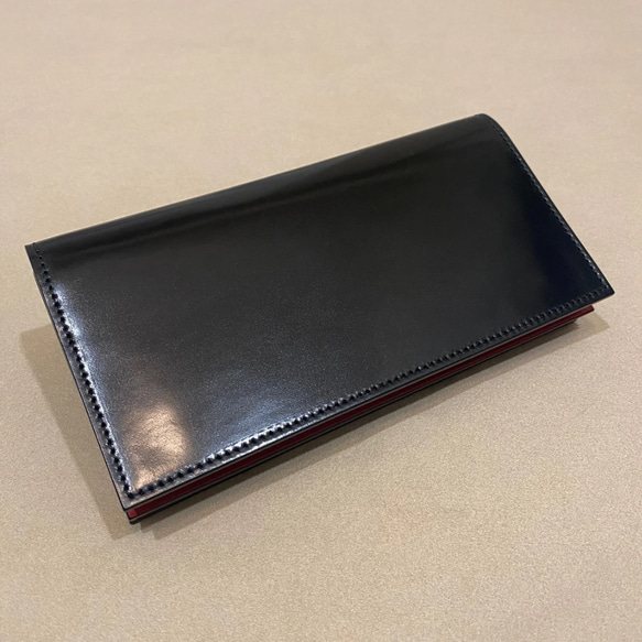 無二 コードバン長財布　オイルコードバン・ブラック×イタリーショルダー・レッド 1枚目の画像