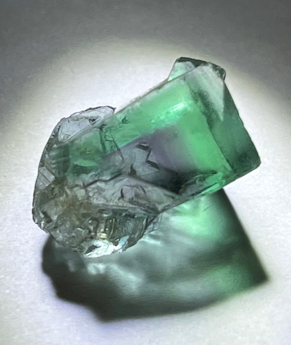 ダイアナマリア産✨　バイカラー　フローライト　結晶　蛍石　原石　ラフストーン 3枚目の画像