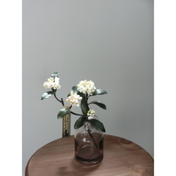 ✿【 粘土置物 】「大人に香る魅力。ダークグリーンの葉に映える」沈丁花の花枝（ホワイト） No.1 ／ 花瓶付き 15枚目の画像