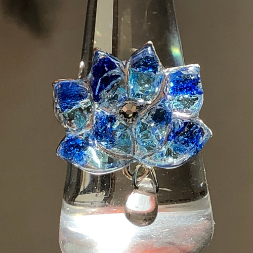 【sawasawa様】1374.天然石　琉球ガラス　星型　ジャンピング猫　レジン 1421.琉球ガラス 金魚 花火 じゃれ猫 レジン チャーム - メルカリ